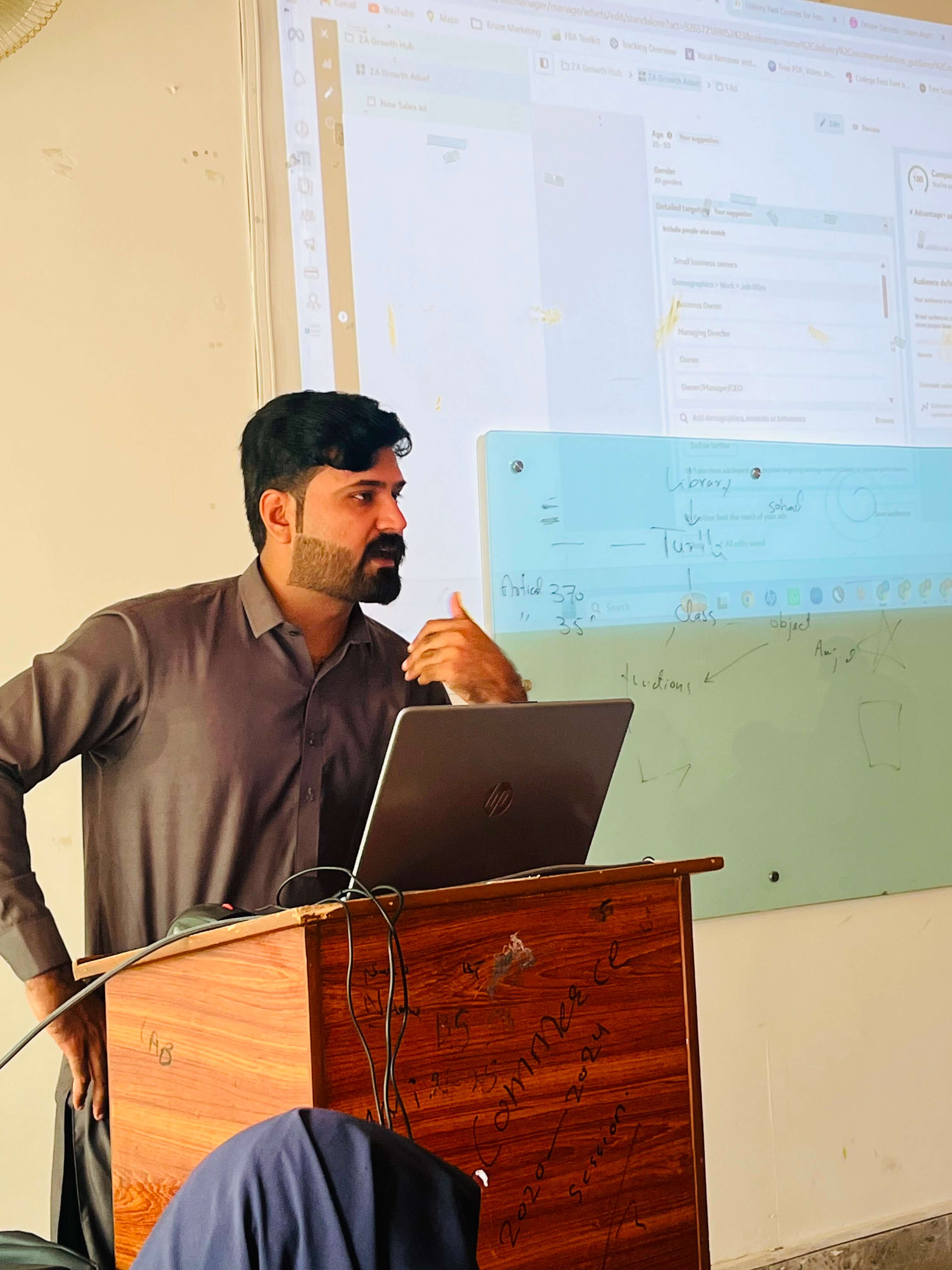 Hunar Tehreek training class in session — photo 26